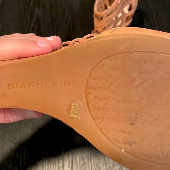 Gianni Bini Wedges - Picture 4 of 4